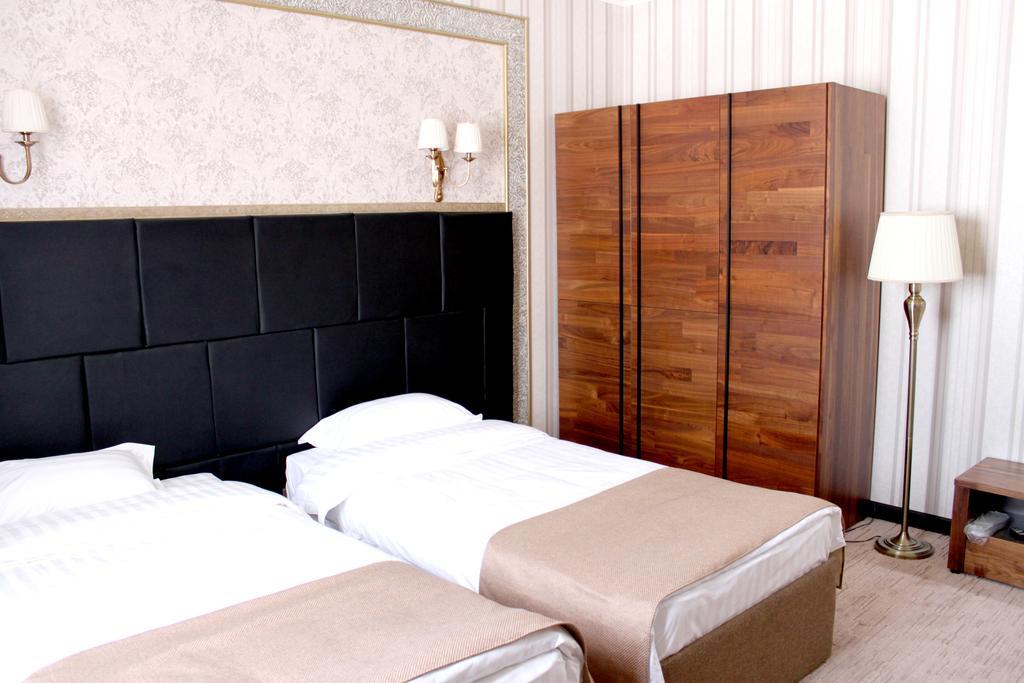 Astor Hotel & Spa Bishkek Esterno foto