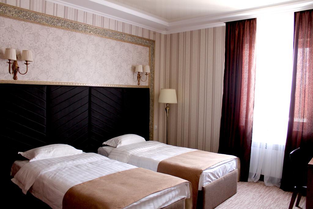 Astor Hotel & Spa Bishkek Esterno foto