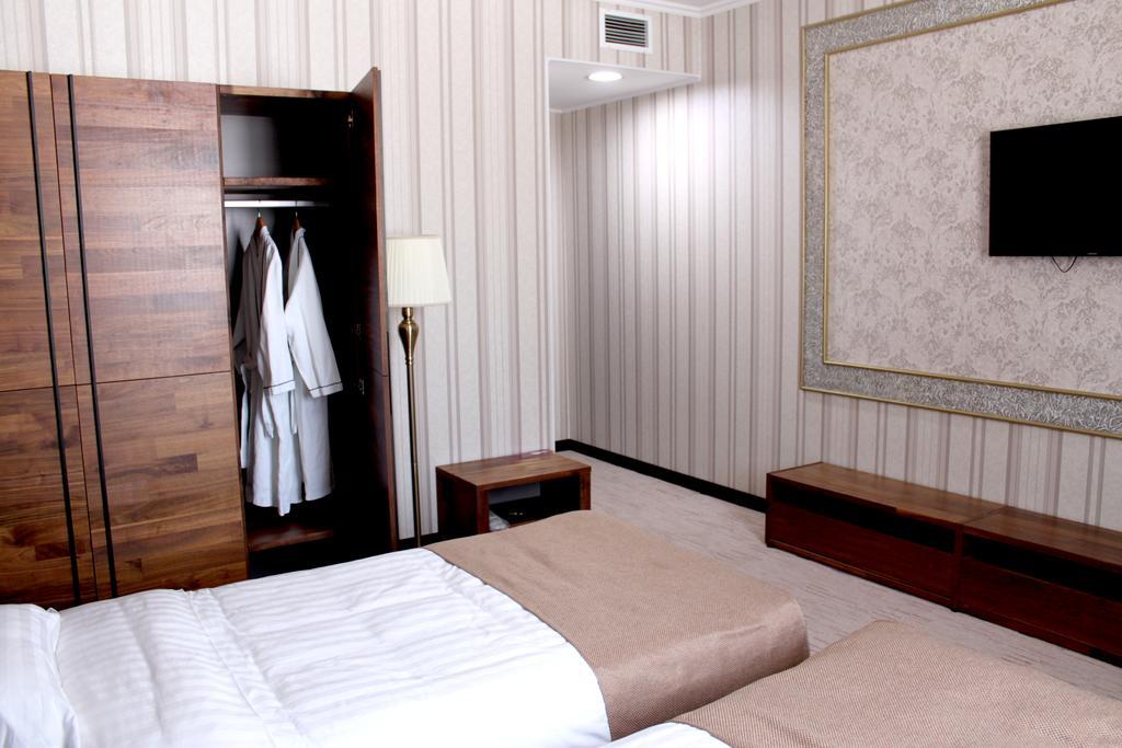 Astor Hotel & Spa Bishkek Esterno foto