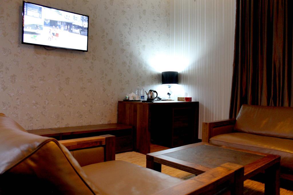 Astor Hotel & Spa Bishkek Esterno foto