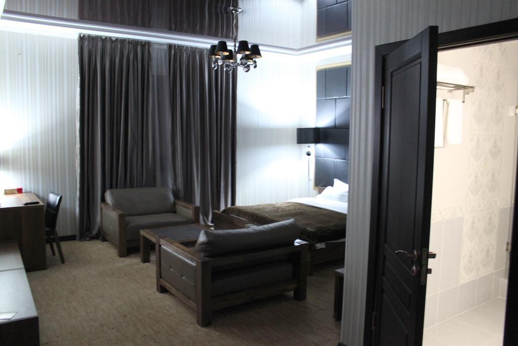 Astor Hotel & Spa Bishkek Esterno foto