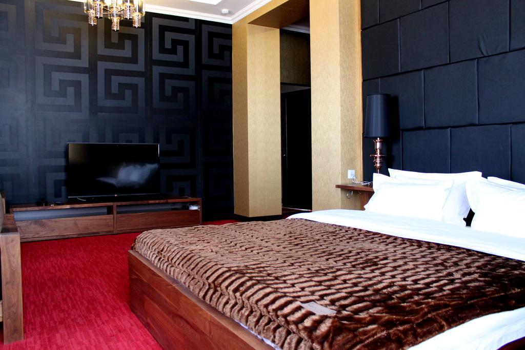 Astor Hotel & Spa Bishkek Esterno foto